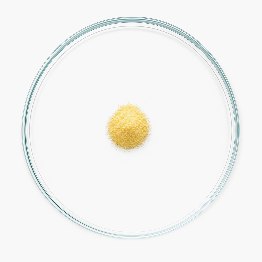 Glass petri dish with tretinoin